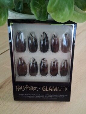 Glamnetic Press On Nails X Harry Potter Medium Almond Dementor